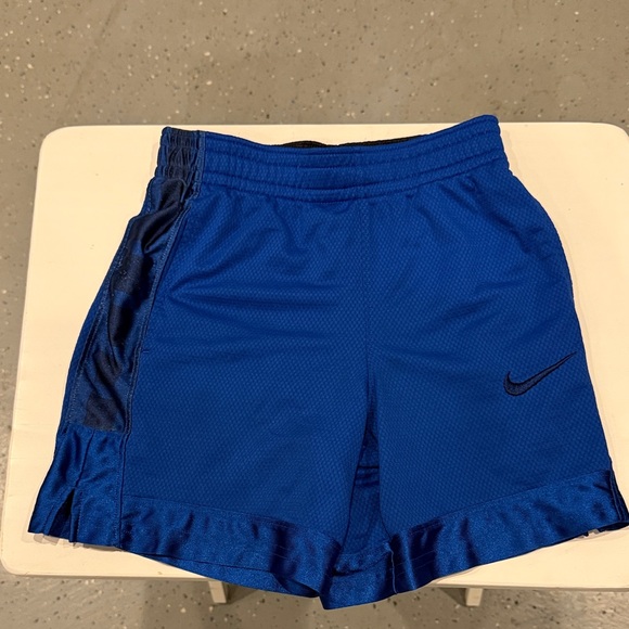 Boy’s Nike Blue Athletic Shorts size Small - Picture 1 of 3